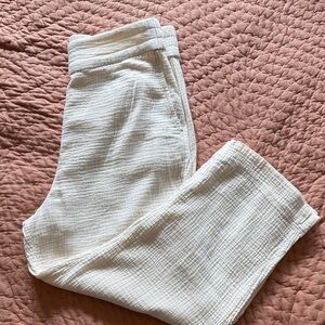 Soft Surroundings cropped gauzy cream pull-on pants, size M
